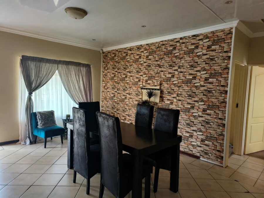 2 Bedroom Property for Sale in Flamwood North West